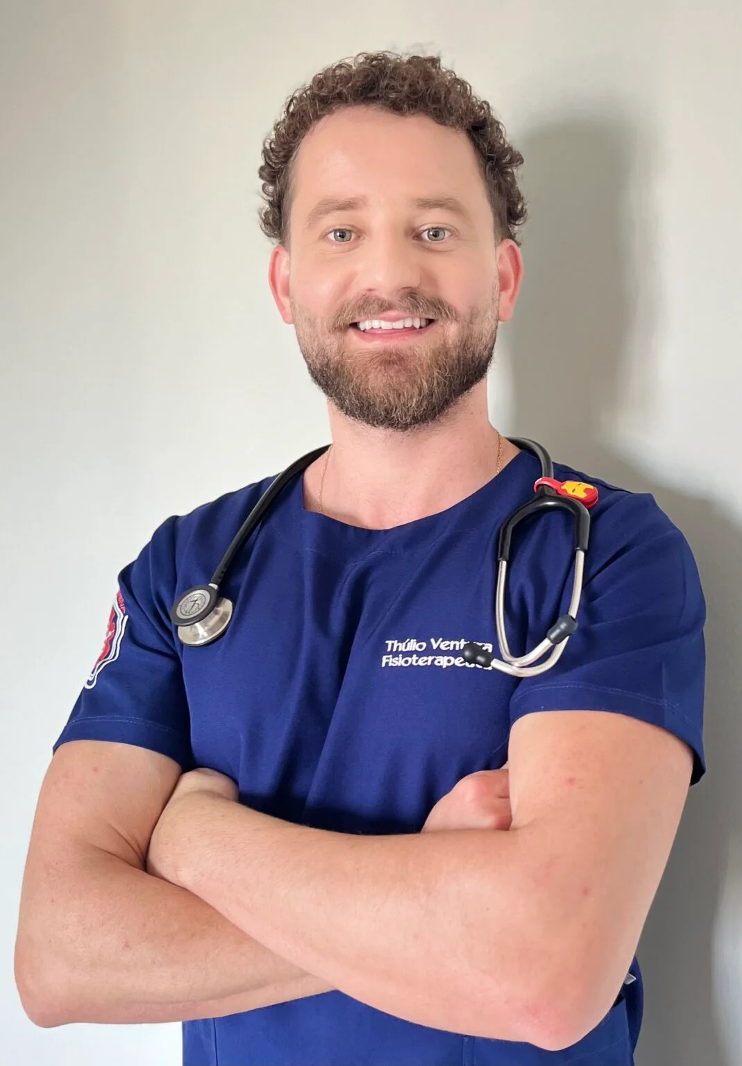 Thulio Ventura em uniforme clínico